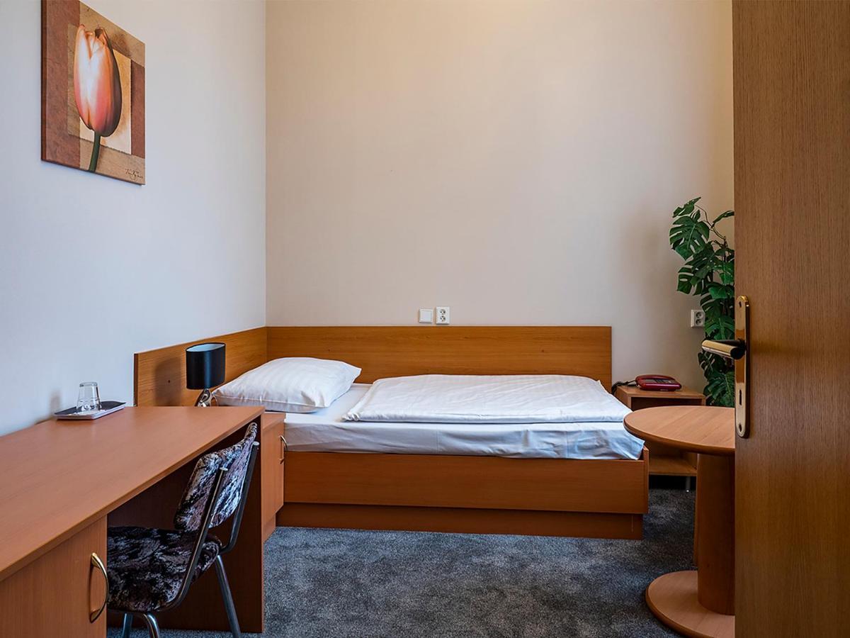 Hotel Olympia Ceska Lipa Ngoại thất bức ảnh