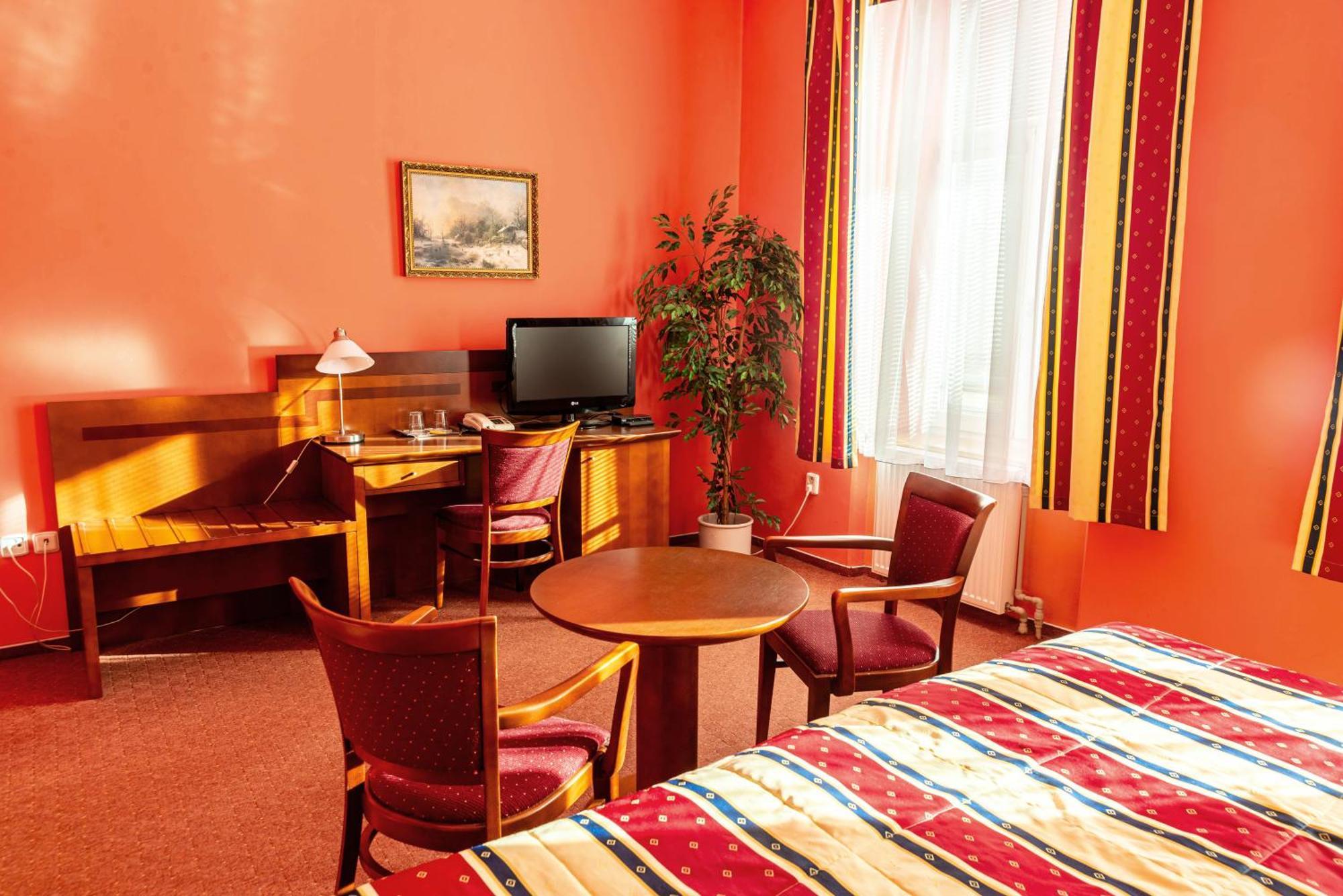 Hotel Olympia Ceska Lipa Ngoại thất bức ảnh