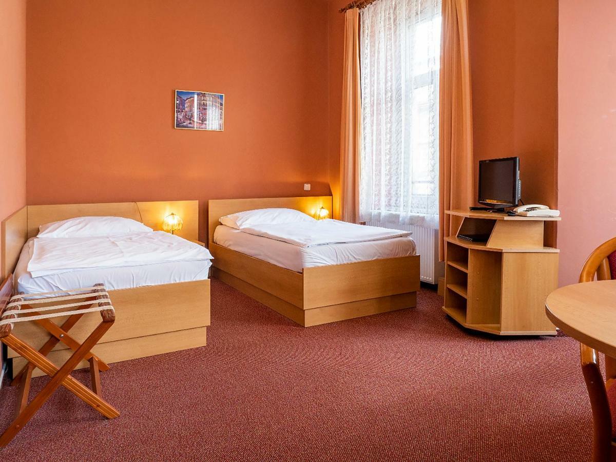 Hotel Olympia Ceska Lipa Ngoại thất bức ảnh
