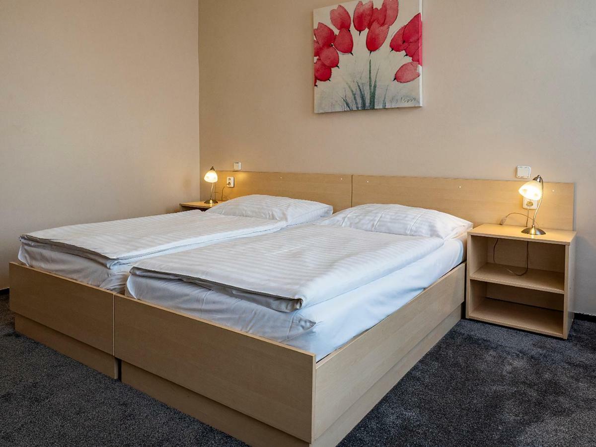Hotel Olympia Ceska Lipa Ngoại thất bức ảnh